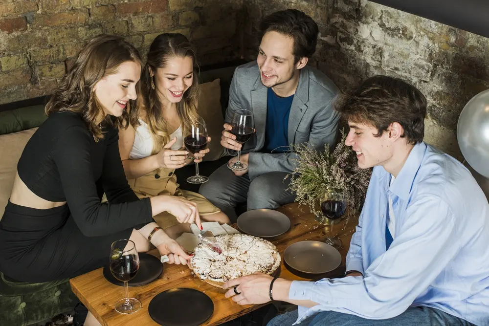 hosté v restauraci na Lipně